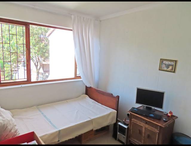2 BEDROOM APARTMENT FOR SALE IN SUNNINGHILL